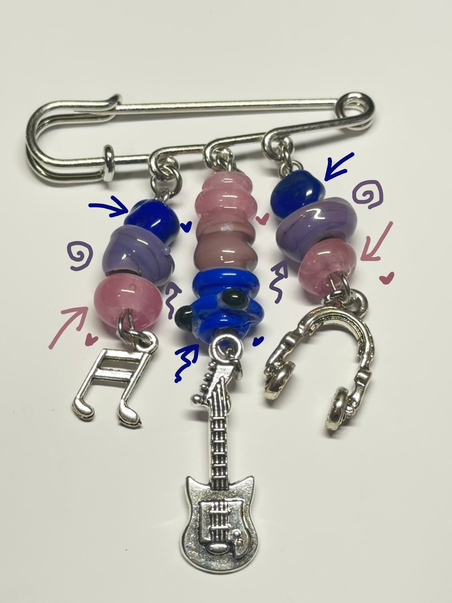bi worm - safety pin