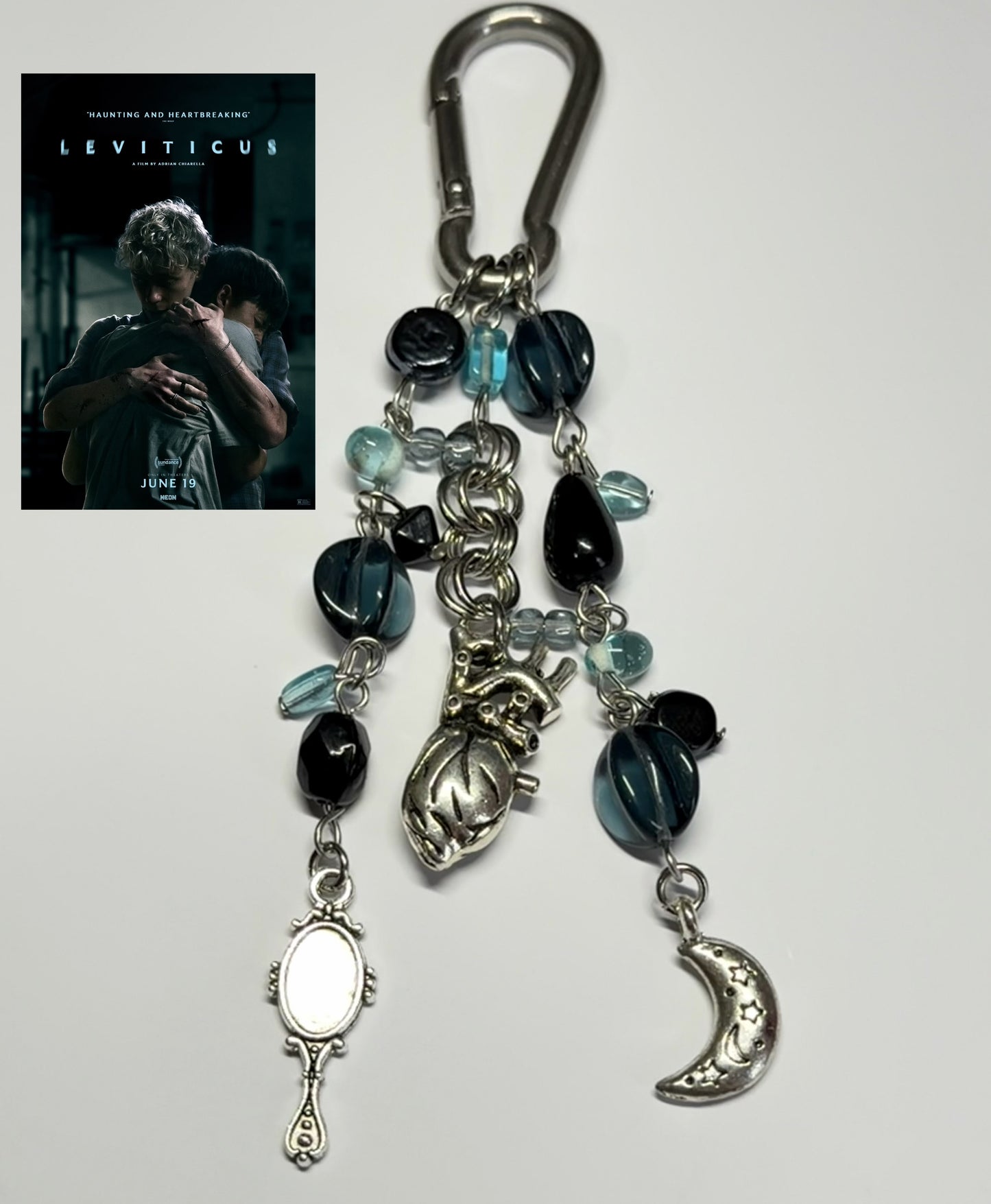 leviticus (anatomical heart) - carabiner