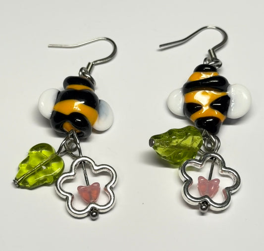 bumblebeeeee - earrings